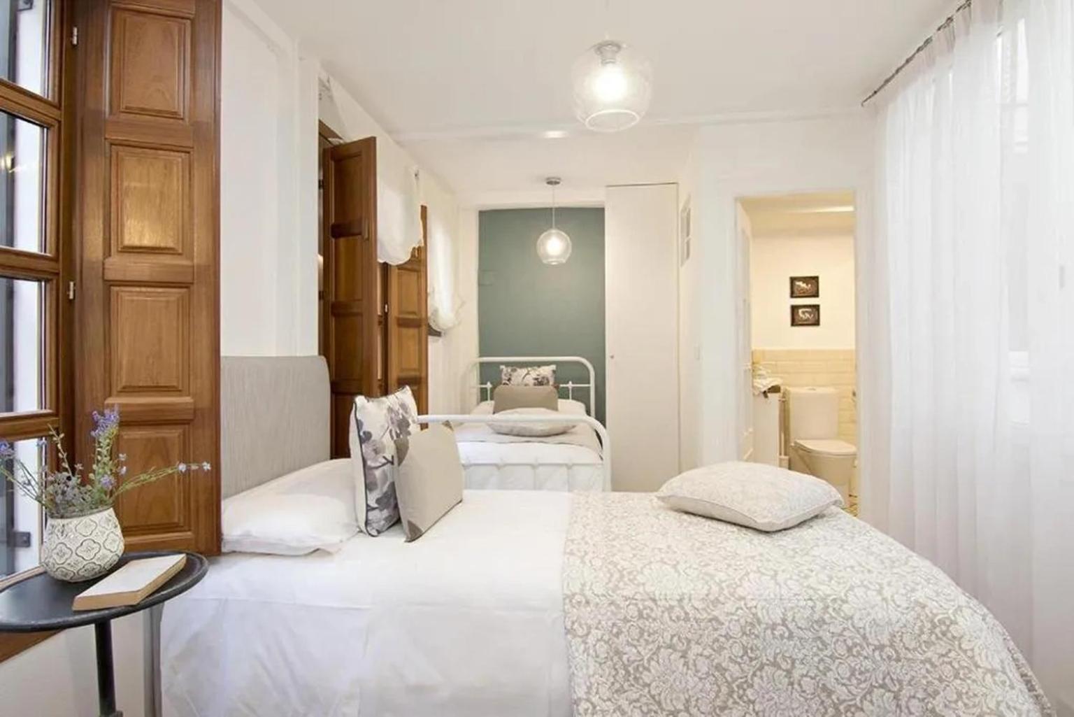 Apartamentos La Tona Puerta Elvira Centro Ciudad Granada Bagian luar foto