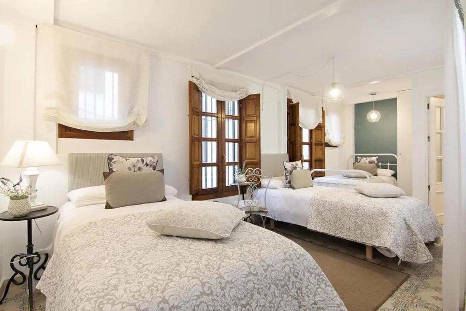 Apartamentos La Tona Puerta Elvira Centro Ciudad Granada Bagian luar foto