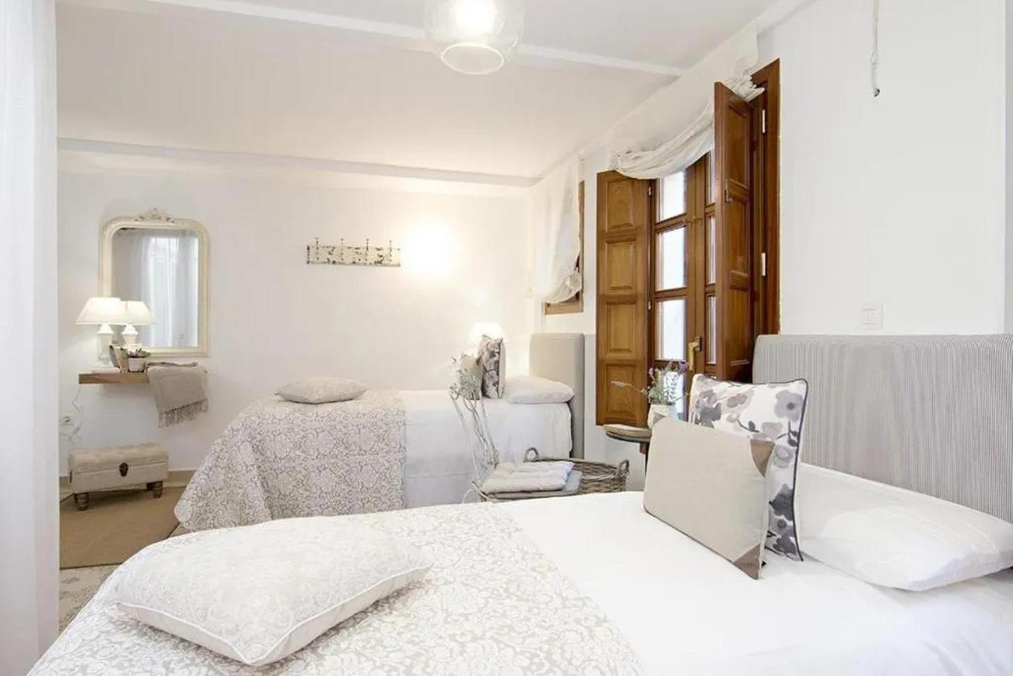 Apartamentos La Tona Puerta Elvira Centro Ciudad Granada Bagian luar foto